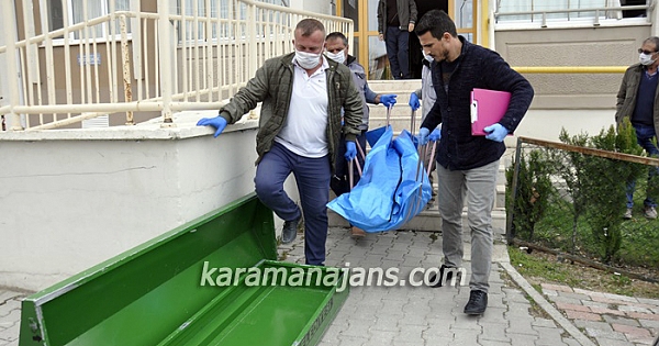 Yaşlı adam kanlar içinde bulundu