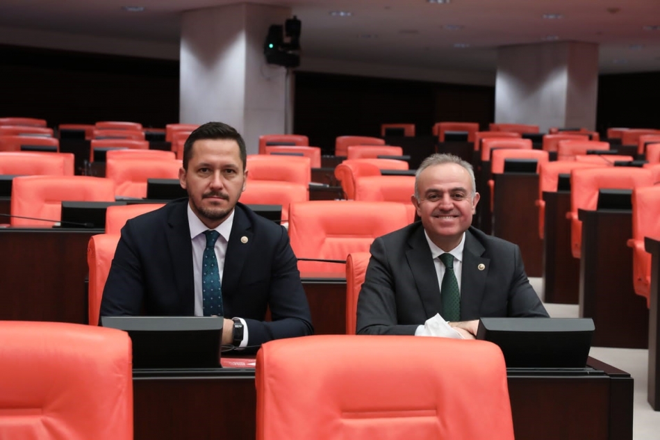 2022/10/1666557714_dr._recep_Seker_ve_av._selman_oguzhan_eser_tbmm_resim.jpg