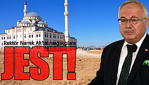 Rektör Namık AK'tan sağlıkçılara jest