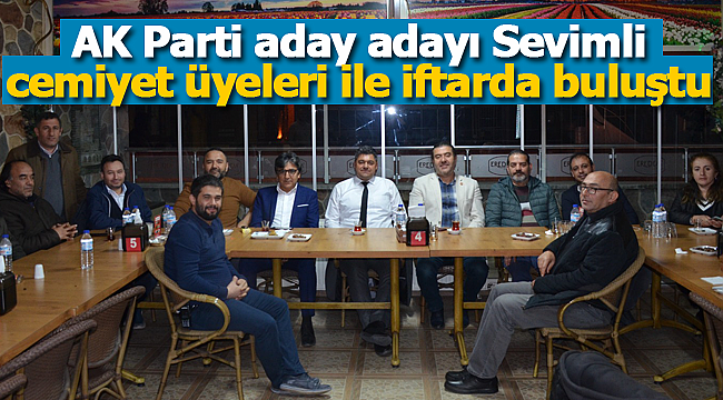 Sevimli gazetecilerle iftarda buluştu