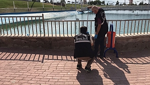 Karaman da süs havuzuna giren kardeşler son anda kurtarıldı