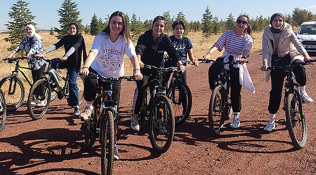 Öğrenciler doğa ve sağlık için pedal çevirdi