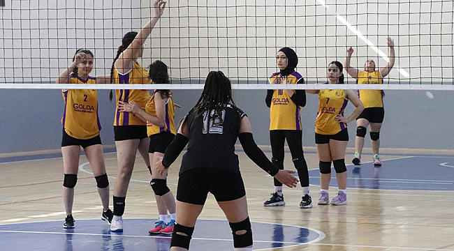 Okul sporları sezonu voleybol maçlarıyla başladı